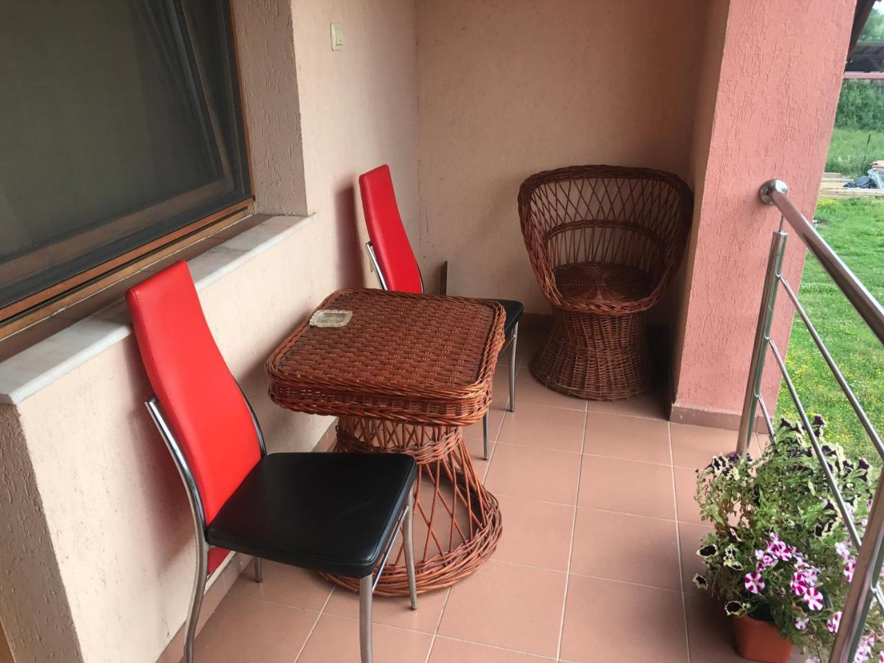 Vila La Izvor Petresti 외부 사진