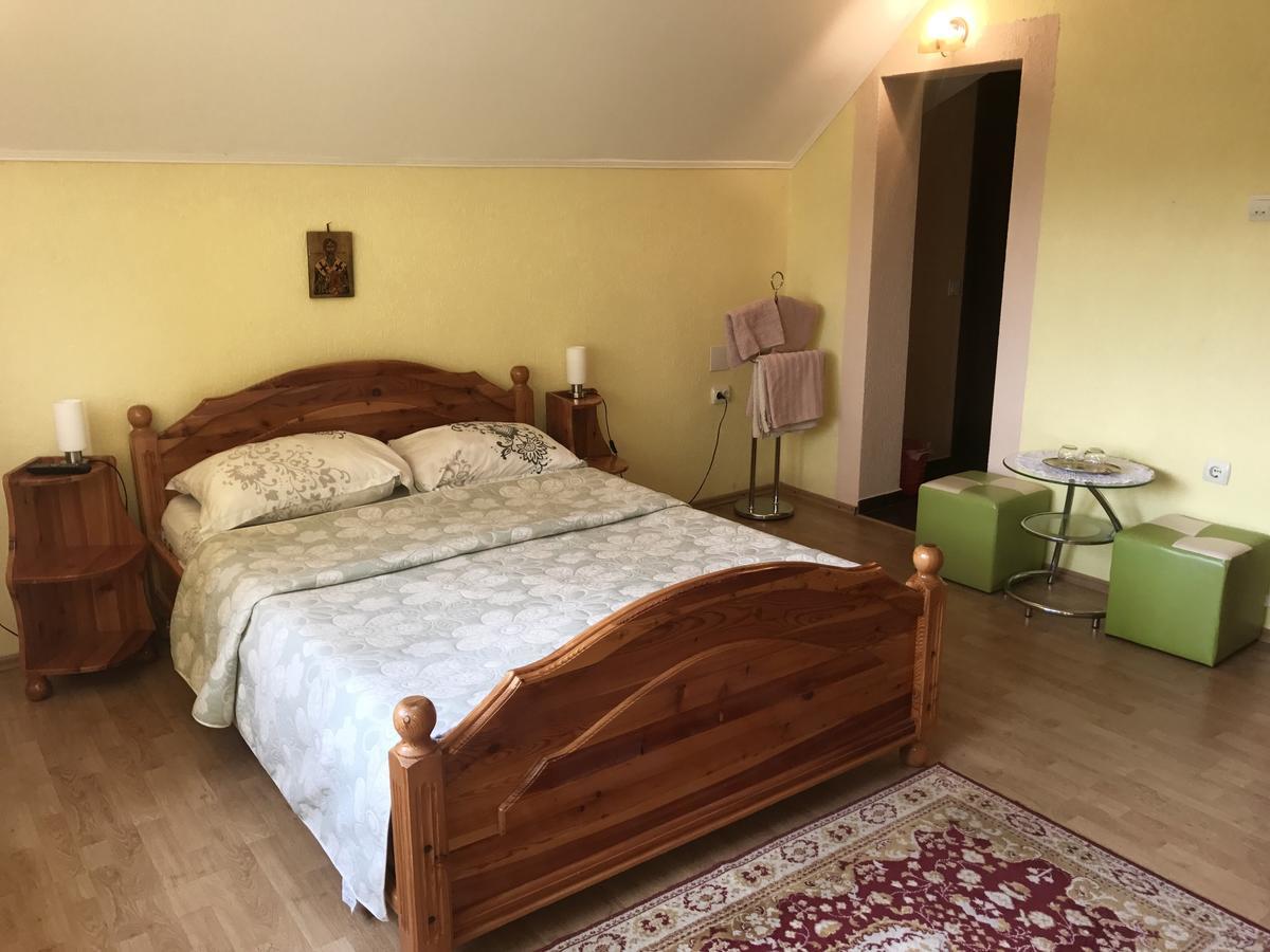 Vila La Izvor Petresti 외부 사진