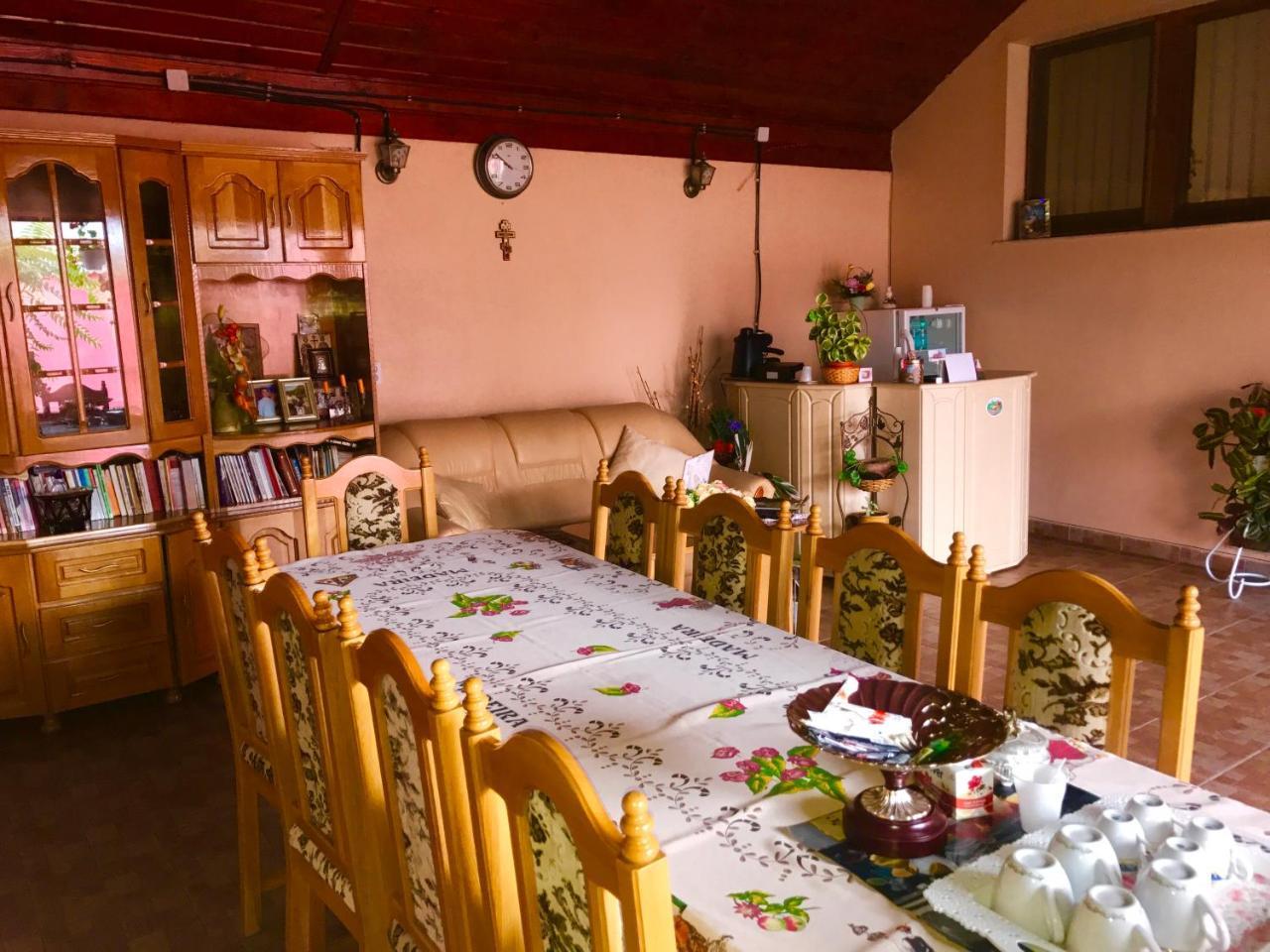 Vila La Izvor Petresti 외부 사진