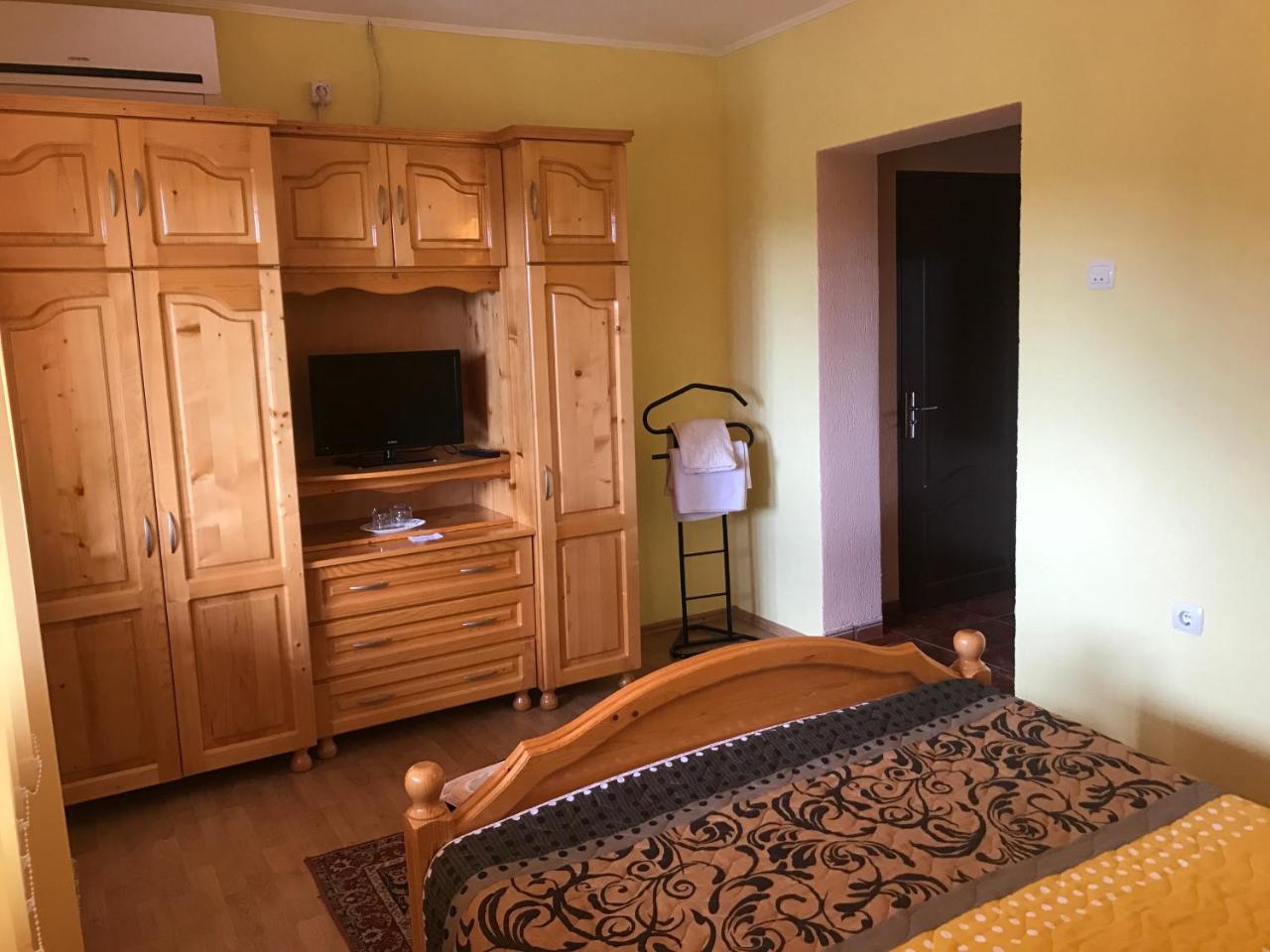 Vila La Izvor Petresti 외부 사진